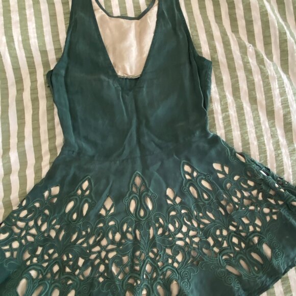 XS Anthropologie laser cut forest green peplum top - Picture 3 of 4